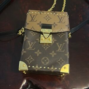 Knockoff Louis Vuitton Camera Crossbody Bag